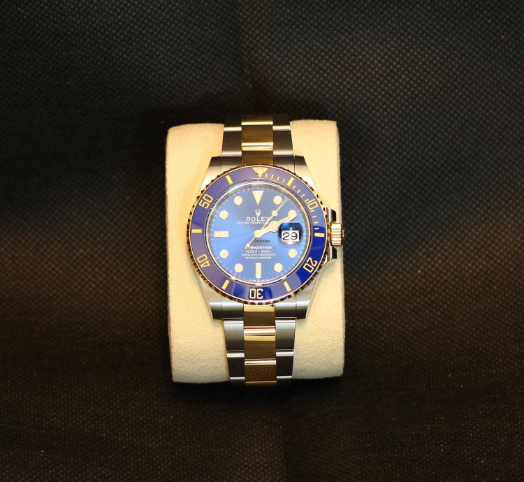 Rolex Submariner Date 126613lb 41mm Date Steel Yellow Gold Two Tone Blue Bezel
