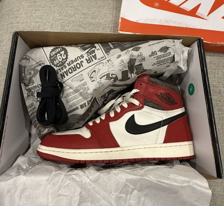 Nike Air Jordan Retro 1 High Og Lost And Found Chicago