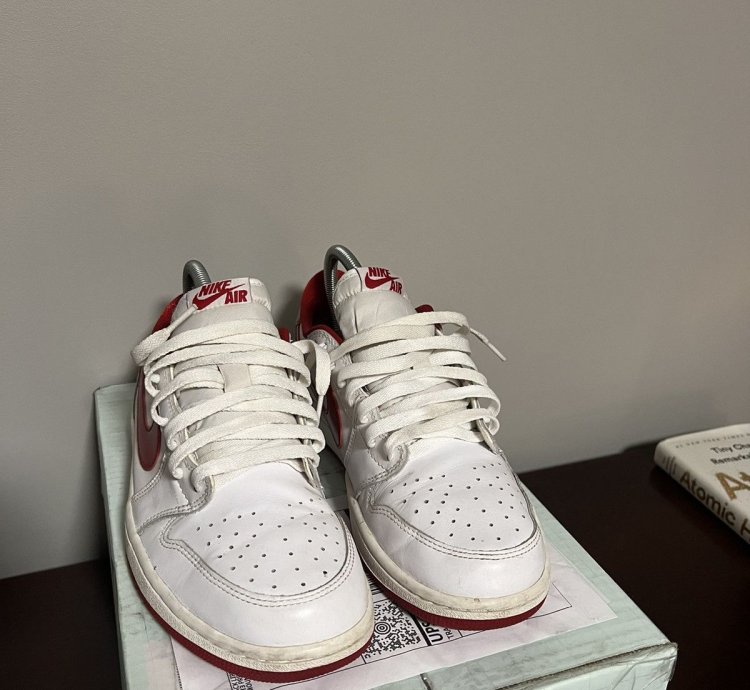 Jordan 1 Low Varsity Red Big Swoosh 2015