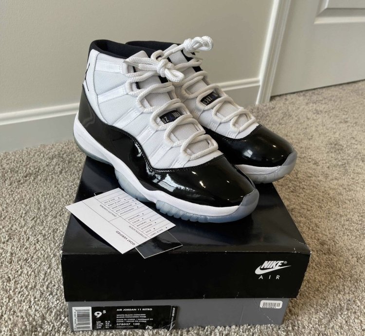 Nike Air Jordan Retro 11 Concord White Black 2018 Size 9 5