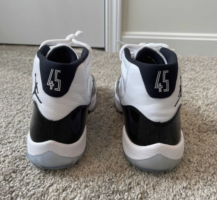 Nike Air Jordan Retro 11 Concord White Black 2018 Size 9 5