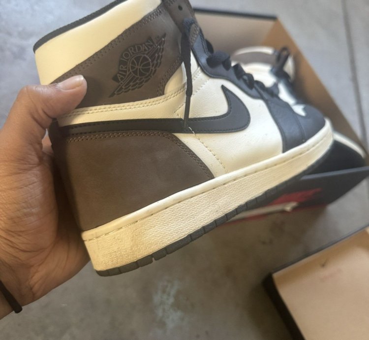 Jordan 1 Mocha