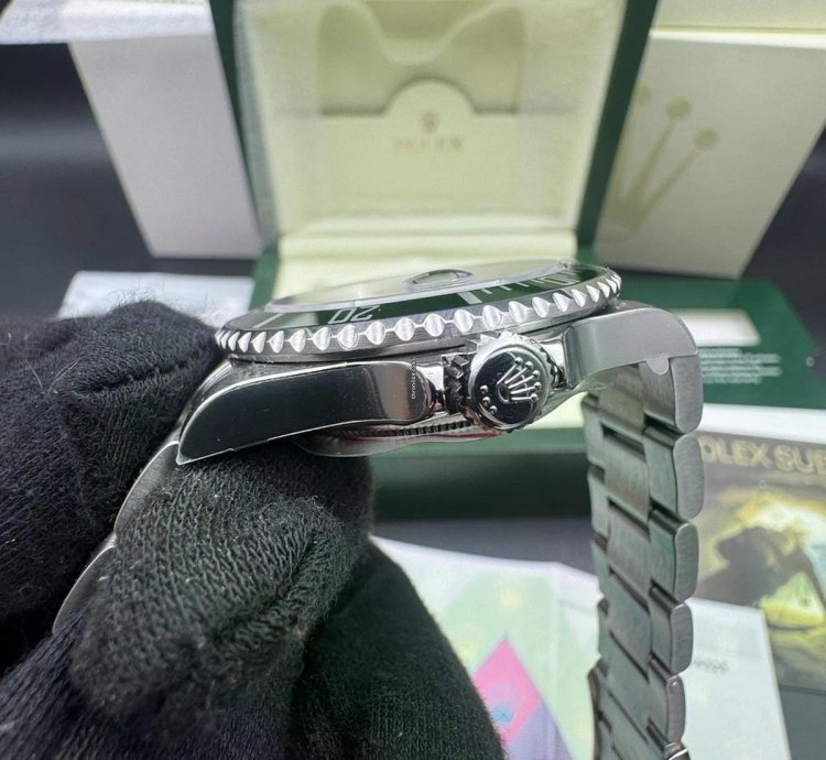 Rolex Submariner Date 16610lv