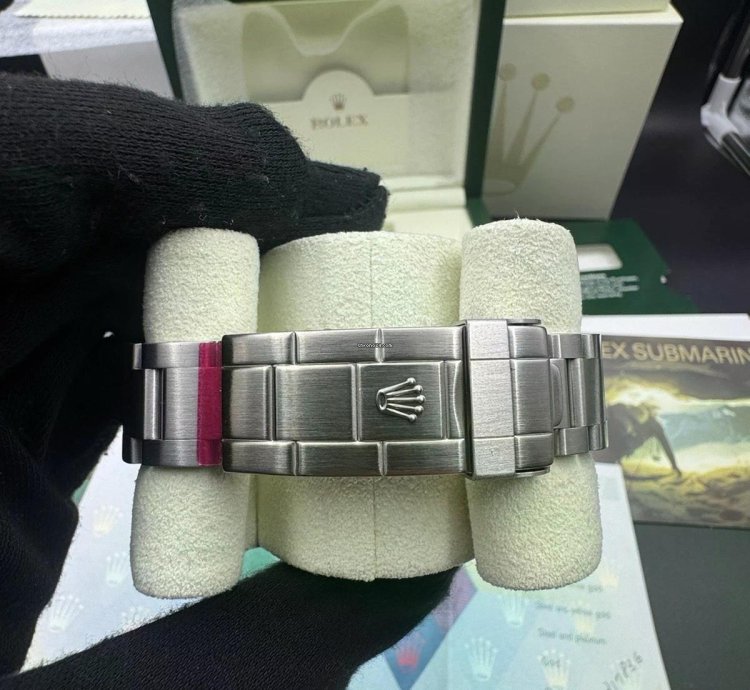 Rolex Submariner Date 16610lv