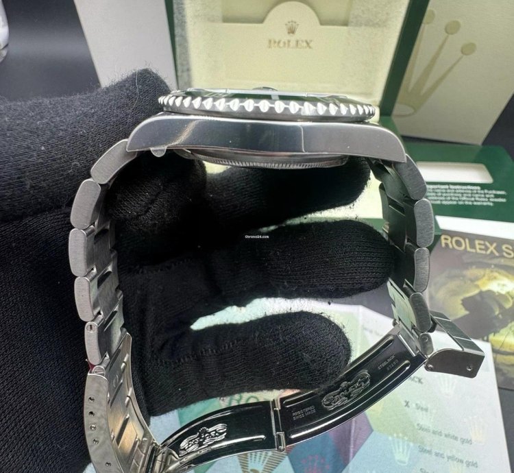 Rolex Submariner Date 16610lv