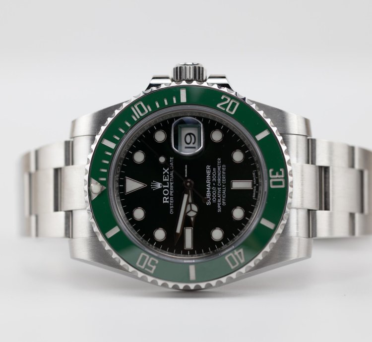 Rolex Submariner Date 2018 Submariner Date Hulk Stainless Steel 116610lv