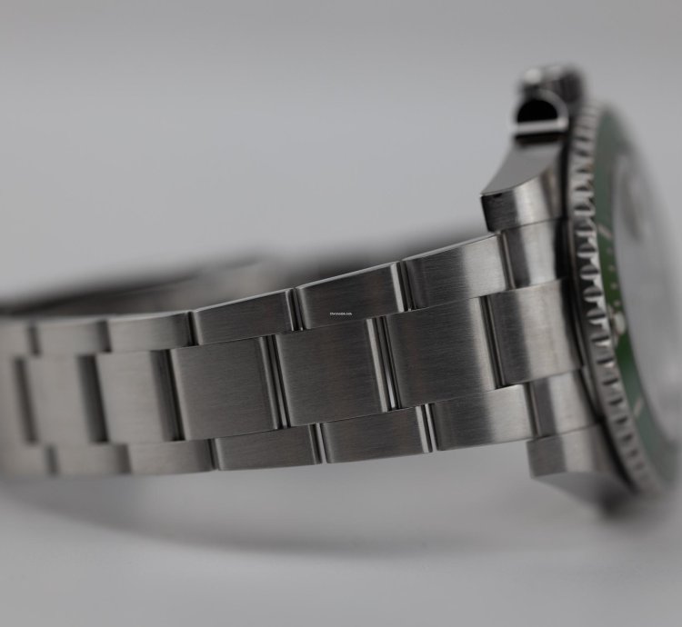 Rolex Submariner Date 2018 Submariner Date Hulk Stainless Steel 116610lv