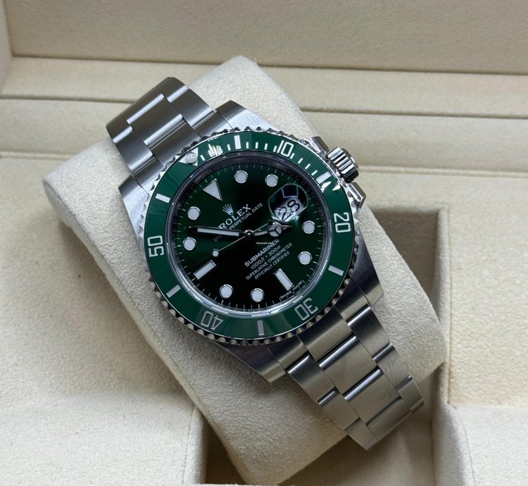 Rolex Submariner Date 2019 Submariner Hulk Discontinued Model Unworn 116610lv Box And Papers