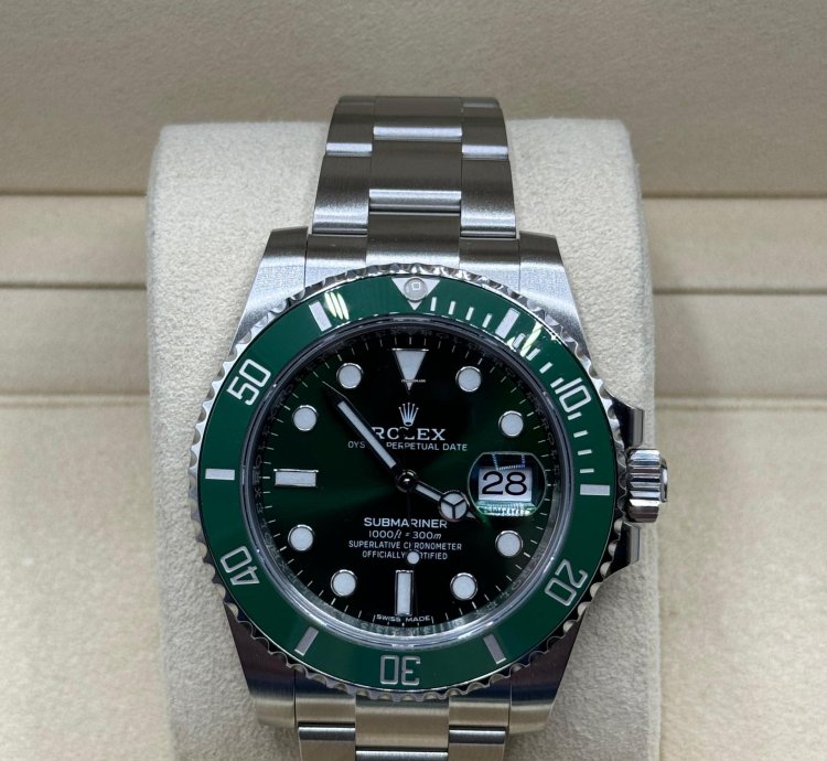 Rolex Submariner Date 2019 Submariner Hulk Discontinued Model Unworn 116610lv Box And Papers