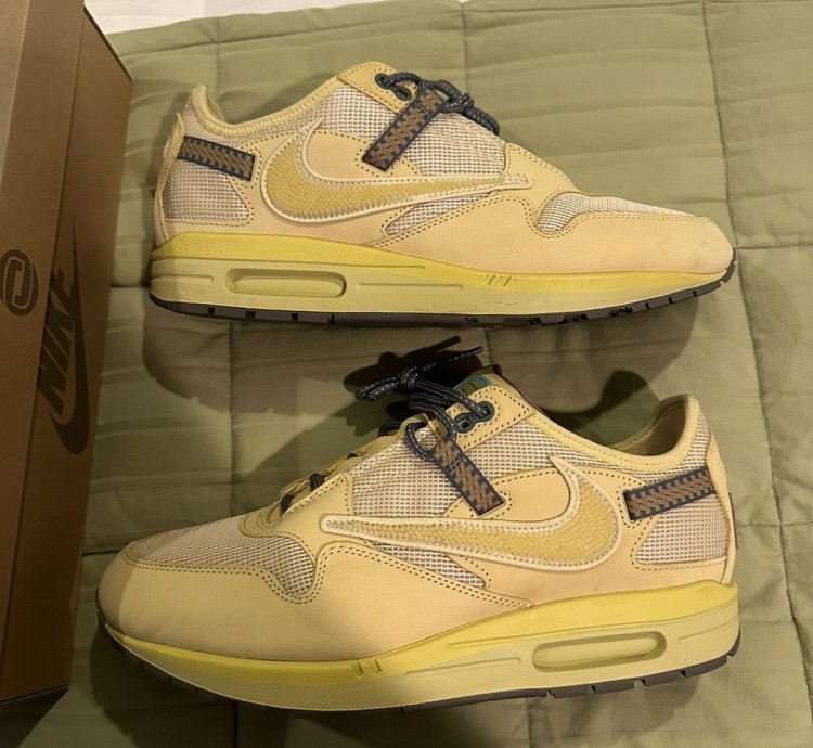 Nike Air Max 1 Travis Scott Cactus Jack Saturn Gold Size 11