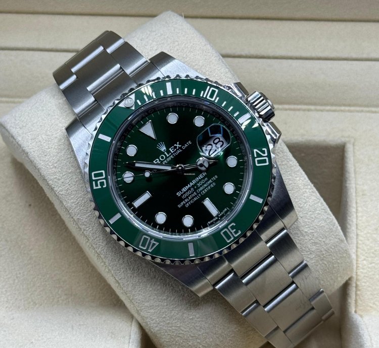 Rolex Submariner Date 2019 Submariner Hulk Discontinued Model Unworn 116610lv Box And Papers