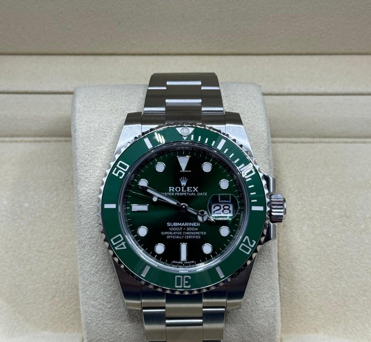 Rolex Submariner Date 2019 Submariner Hulk Discontinued Model Unworn 116610lv Box And Papers