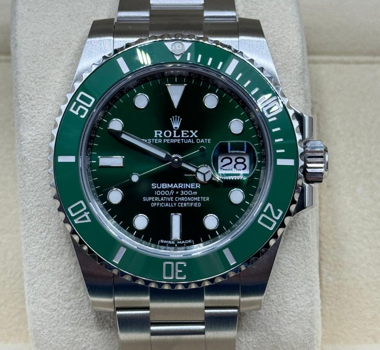 Rolex Submariner Date 2019 Submariner Hulk Discontinued Model Unworn 116610lv Box And Papers