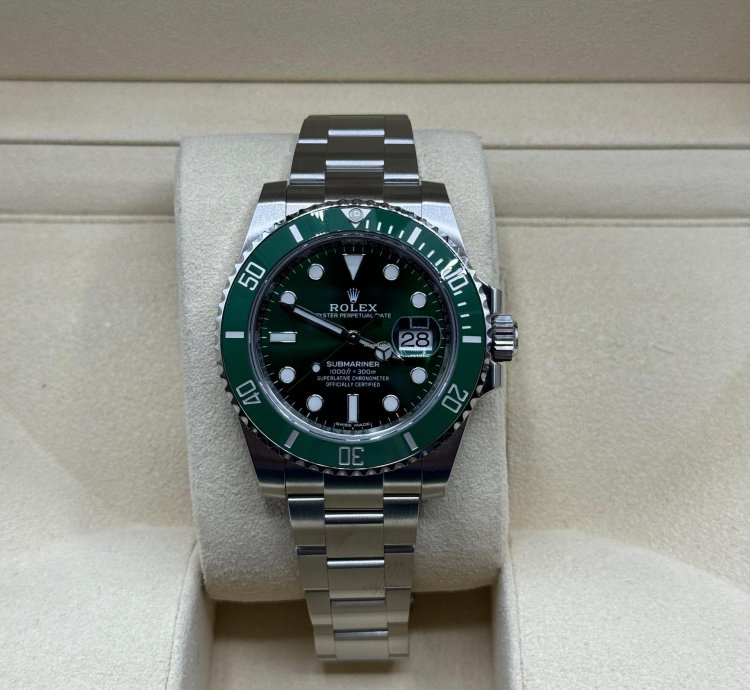 Rolex Submariner Date 2019 Submariner Hulk Discontinued Model Unworn 116610lv Box And Papers