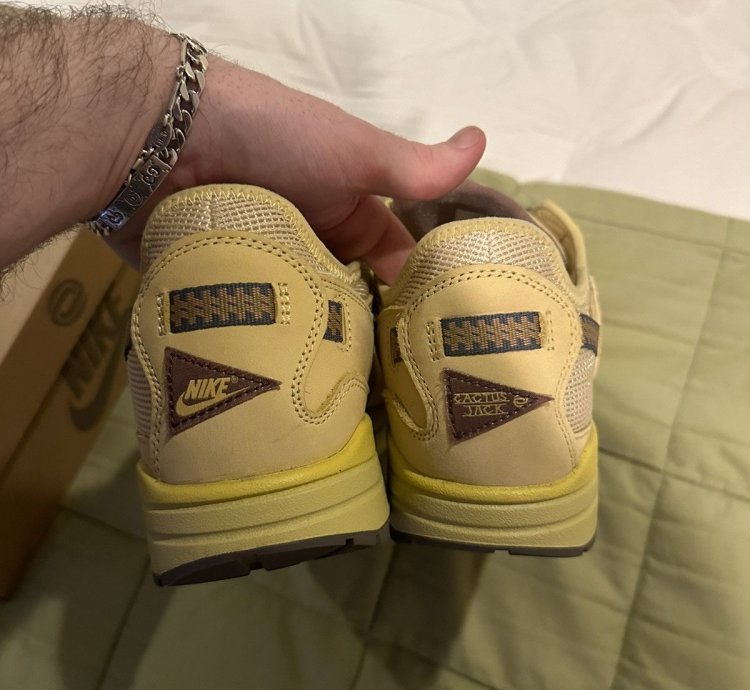 Nike Air Max 1 Travis Scott Cactus Jack Saturn Gold Size 11