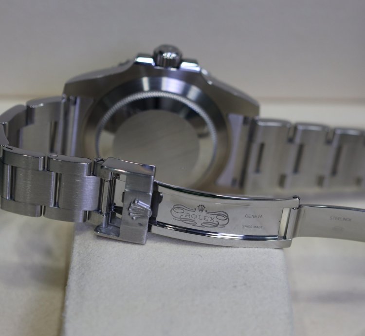 Rolex Submariner Date 2020 Submariner Date Hulk 116610lv Like New Complete Set