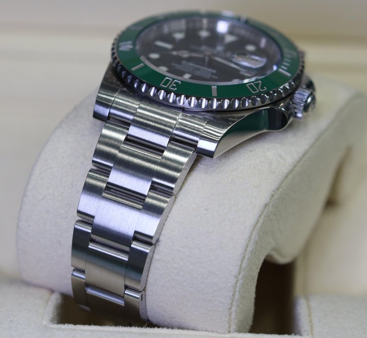 Rolex Submariner Date 2020 Submariner Date Hulk 116610lv Like New Complete Set