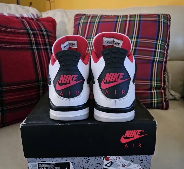 Jordan 4 Retro Fire Red 2020