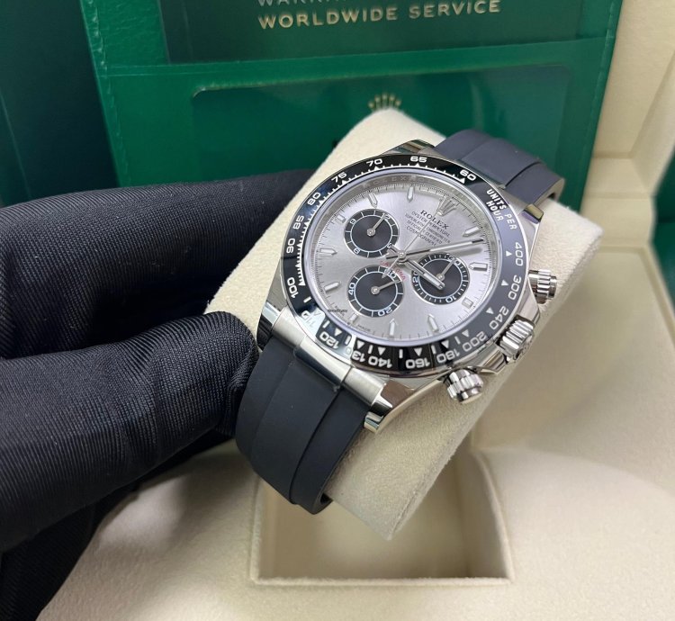 Rolex Daytona White Gold Cosmograph Daytona Silver And Black Index Dial - Oysterflex Strap 126519ln