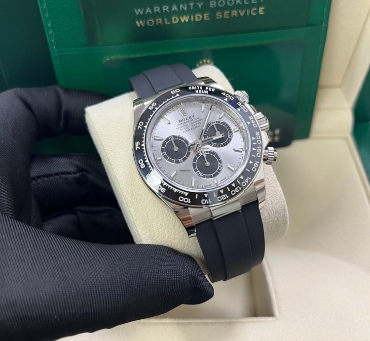 Rolex Daytona White Gold Cosmograph Daytona Silver And Black Index Dial - Oysterflex Strap 126519ln