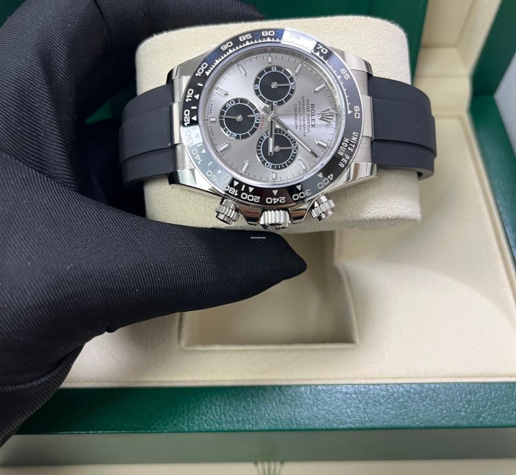 Rolex Daytona White Gold Cosmograph Daytona Silver And Black Index Dial - Oysterflex Strap 126519ln