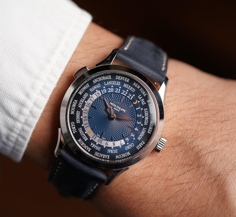 Patek Philippe World Time Reference 5230p-001 Unpolished Full Set
