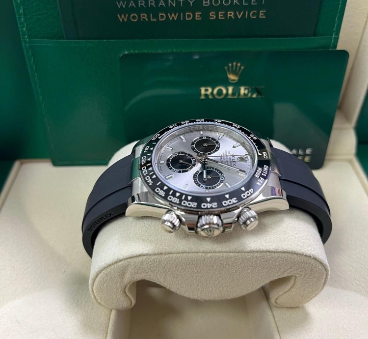 Rolex Daytona White Gold Cosmograph Daytona Silver And Black Index Dial - Oysterflex Strap 126519ln