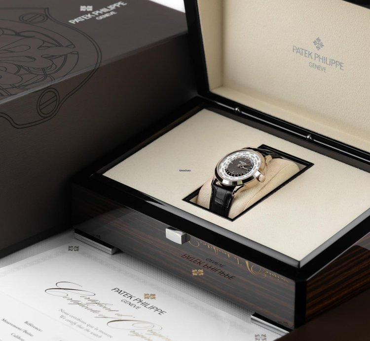 Patek Philippe World Time White Gold 18k Grey Dial Ref 5230g-014 Full Set