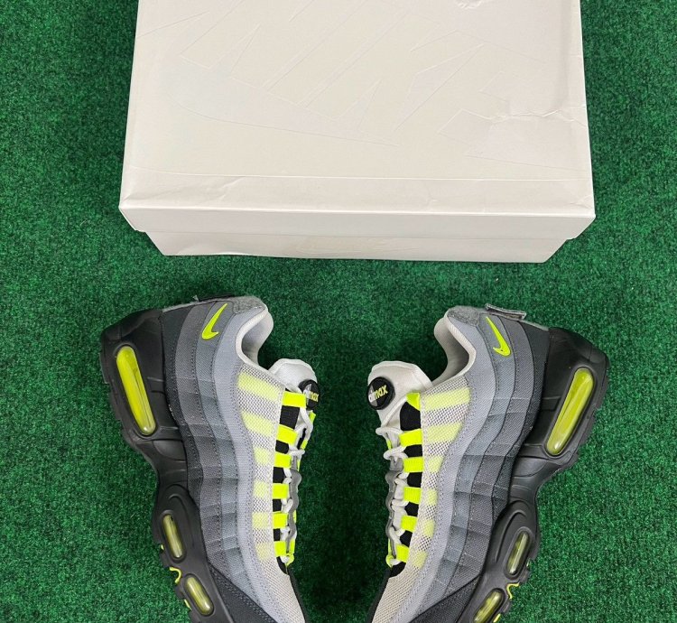 Nike Air Max 95 Sp Men Sz 9 Neon Yellow Volt Black Patch