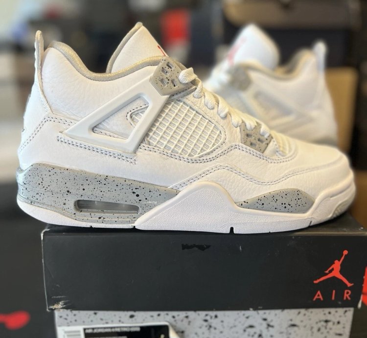 Jordan 4 Retro White Oreo 2021