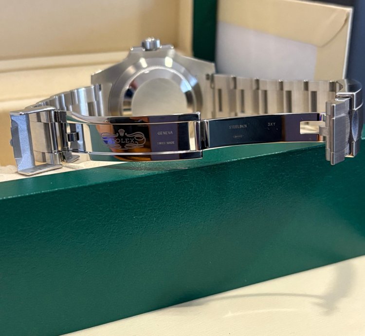 Rolex Submariner Date Hulk - 116610lv - 2019