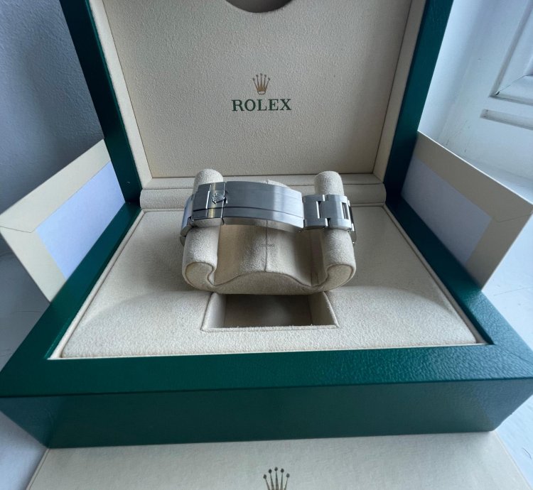Rolex Submariner Date Hulk - 2018 - 116610lv