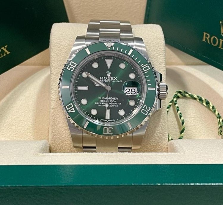 Rolex Submariner Date Hulk - 2020 - 116610lv New Card