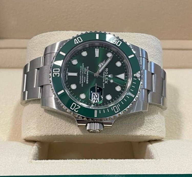 Rolex Submariner Date Hulk - 2020 - 116610lv New Card