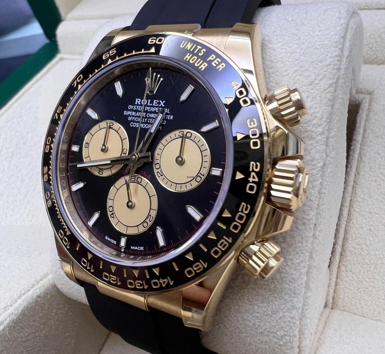 Rolex Daytona Yellow Gold Black And Champagne Dial Oysterflex Bracelet