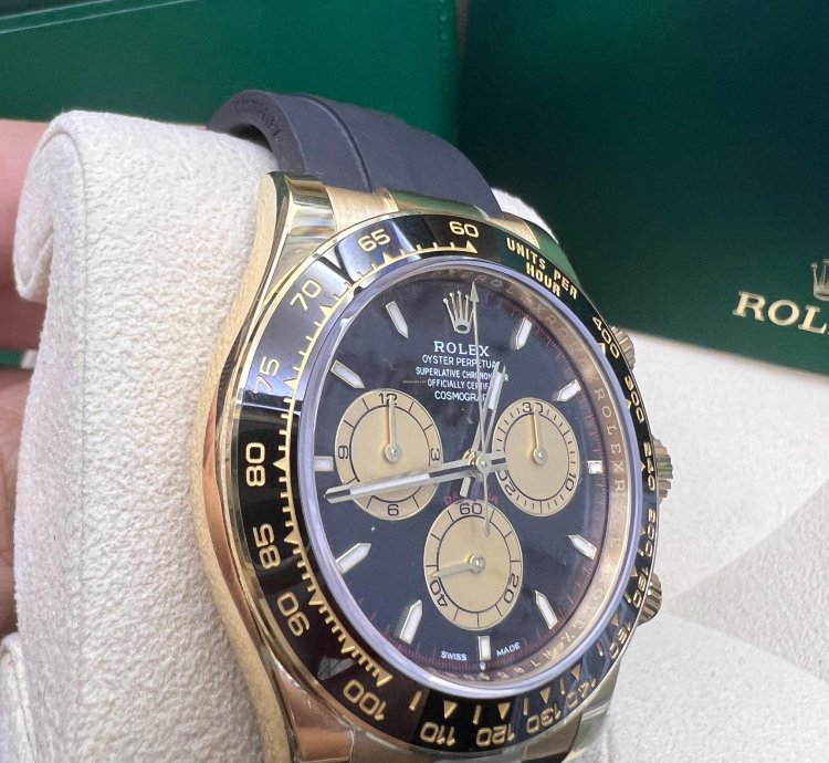 Rolex Daytona Yellow Gold Black And Champagne Dial Oysterflex Bracelet