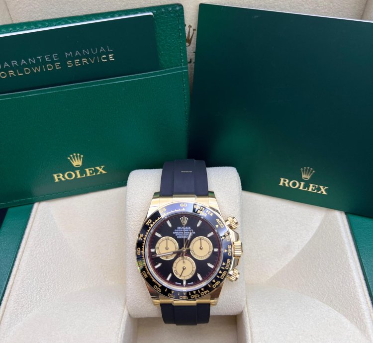 Rolex Daytona Yellow Gold Black And Champagne Dial Oysterflex Bracelet