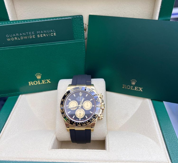 Rolex Daytona Yellow Gold Black And Champagne Dial Oysterflex Bracelet