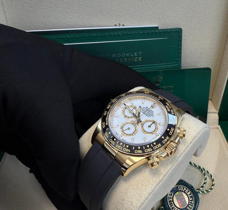 Rolex Daytona Yellow Gold Black Cerachrom Bezel White Index Dial Oysterflex Strap 126518ln