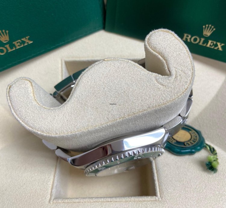 Rolex Submariner Date Hulk 116610lv 2019 Edition