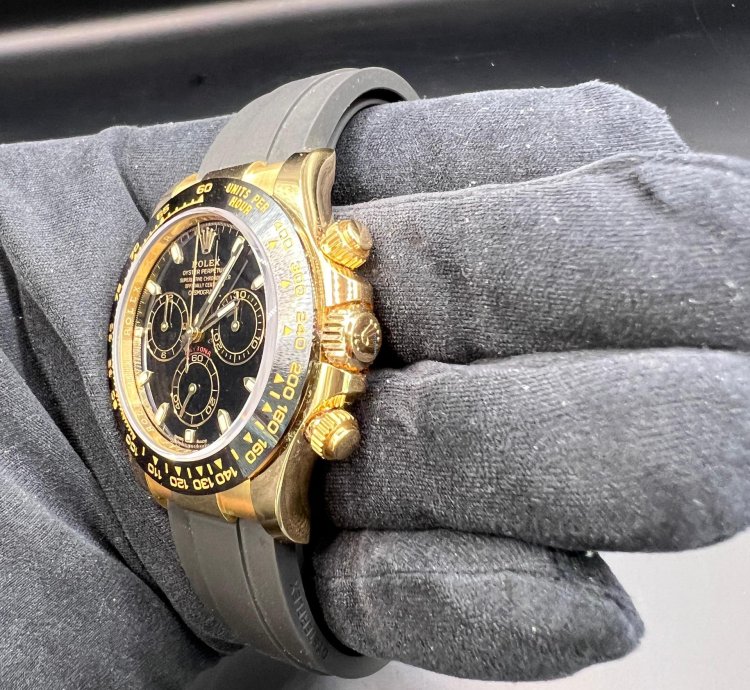 Rolex Daytona Yellow Gold Black Dial Oysterflex
