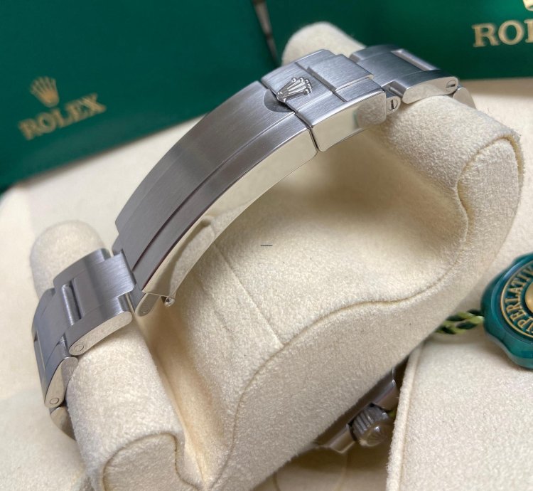 Rolex Submariner Date Hulk 116610lv 2020 Edition