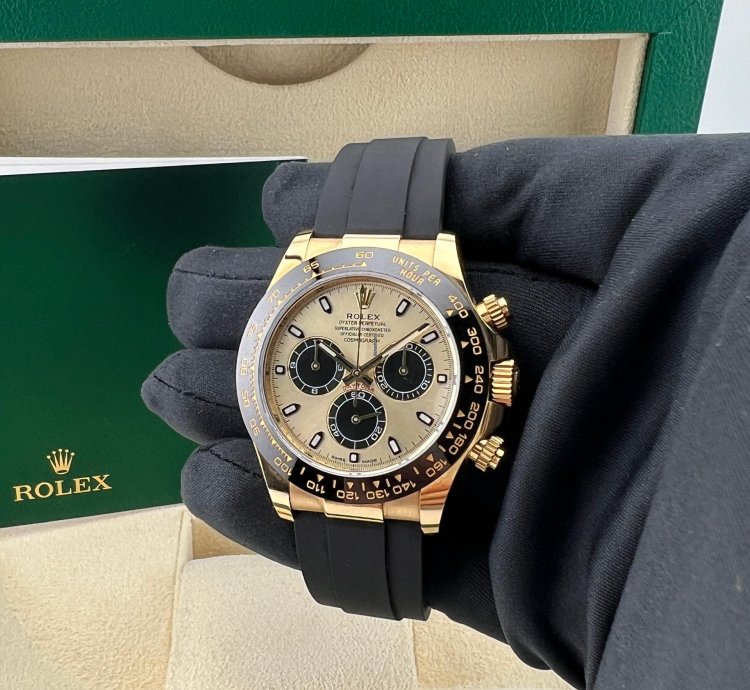 Rolex Daytona Yellow Gold Black Subdials