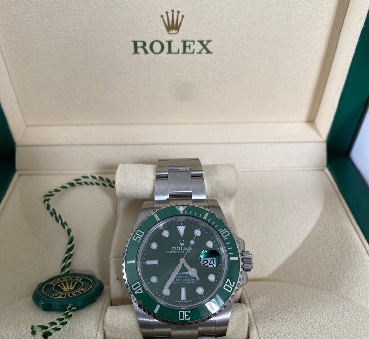 Rolex Submariner Date Hulk 2020 new Unworn Full Set