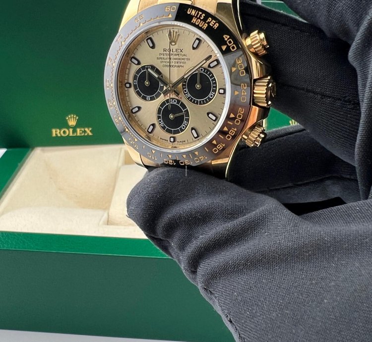 Rolex Daytona Yellow Gold Black Subdials