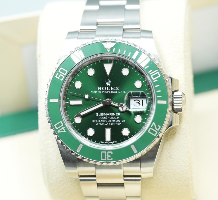 Rolex Submariner Date Hulk 2020 Green Dial Box And Papers 116610lv