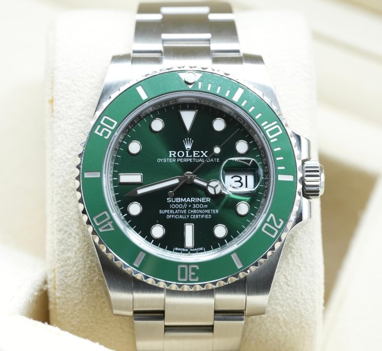 Rolex Submariner Date Hulk 2020 Green Dial Box And Papers 116610lv