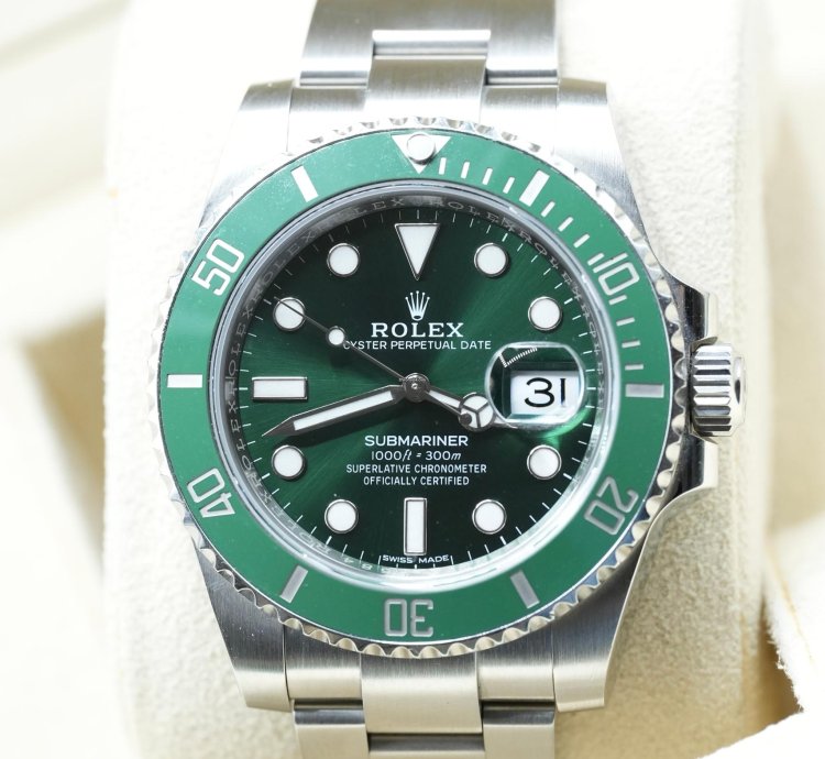 Rolex Submariner Date Hulk 2020 Green Dial Box And Papers 116610lv
