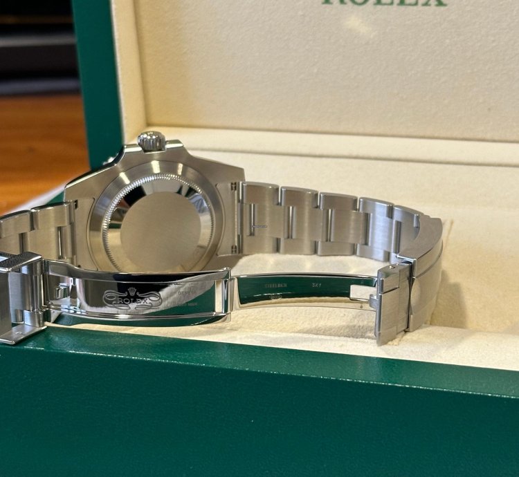 Rolex Submariner Date Hulk 2020 New Card 116610lv