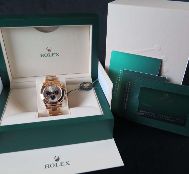 Rolex Daytona Yellow Gold Champagne Dial 126508 New